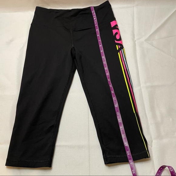 Victoria's Secret VSX Sport Knockout Crop Legging - Picture 8 of 8